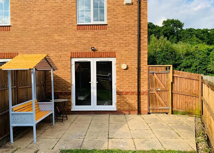 Mezzo House- Entire Property