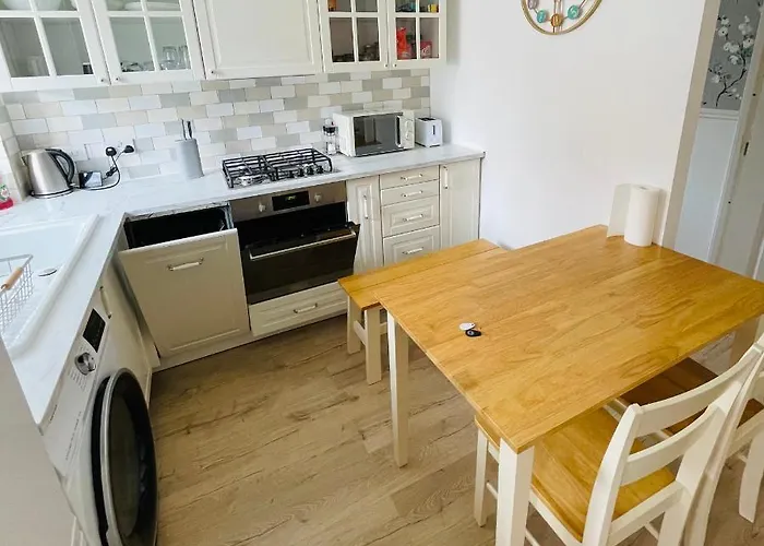 Mezzo House- Entire Property